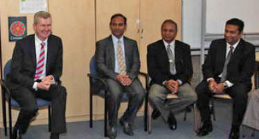 Tony Burke and Mayor- Brian Robson visit Rongdhanu office