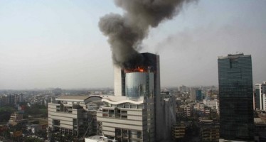 Why has it been difficult to extinguish fire at the Basundhara City Mall ?