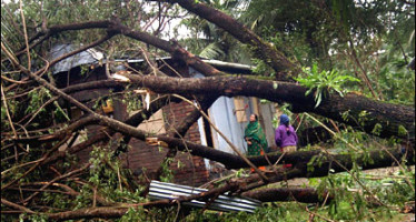 Bangladesh makes fresh aid plea